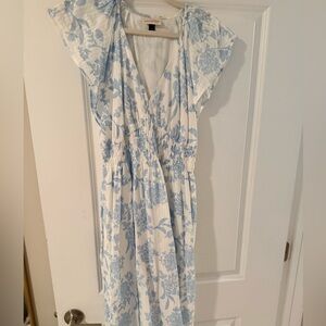 Universal Thread Blue and White Floral Midi Dress